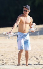 Derek Hough : derek-hough-1458793823.jpg