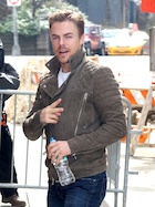 Derek Hough : derek-hough-1465743560.jpg