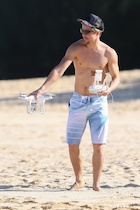 Derek Hough : derek-hough-1468517339.jpg