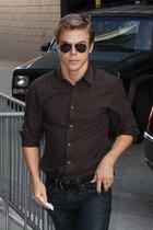 Derek Hough : derekhough_1281176811.jpg