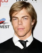 Derek Hough : derekhough_1281565802.jpg