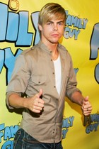 Derek Hough : derekhough_1281565849.jpg