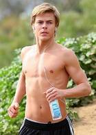 Derek Hough : derekhough_1283031938.jpg