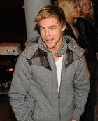 Derek Hough : derekhough_1283707783.jpg