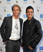 Derek Hough : derekhough_1287760031.jpg