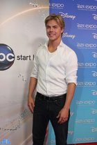 Derek Hough : derekhough_1295636153.jpg