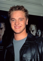 Devon Sawa : TI4U_u1138428391.jpg