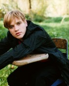 Devon Sawa : TI4U_u1145734982.jpg