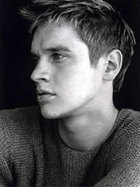 Devon Sawa : TI4U_u1145847419.jpg