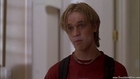 Devon Sawa : cap322.jpg