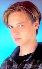 Devon Sawa : dev-035.jpg