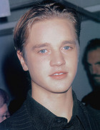 Devon Sawa : ds306_22.jpg