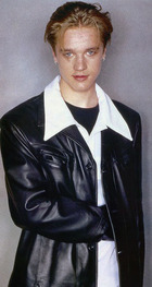 Devon Sawa : ds327.jpg