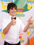 Devon Bostick : devon-bostick-1369015494.jpg