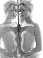 Dianna Agron : dianna-agron-1324129656.jpg