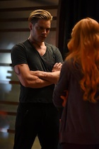 Dominic Sherwood : TI4U1456125442.jpg