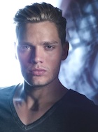 Dominic Sherwood : dominic-sherwood-1455498842.jpg