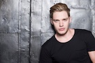 Dominic Sherwood : dominic-sherwood-1456125489.jpg