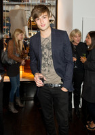 Douglas Booth : douglas-booth-1370794954.jpg