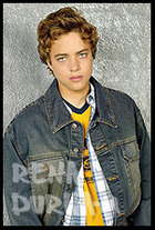 Douglas Smith : A20very20cute20new20doug20pic.jpg