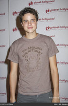 Douglas Smith : douglas_smith_1233065235.jpg