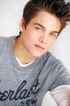 Dylan Sprayberry : dylan-sprayberry-1371052525.jpg