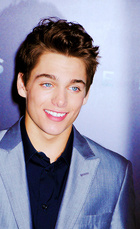 Dylan Sprayberry : dylan-sprayberry-1411777594.jpg