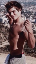 Dylan Sprayberry : dylan-sprayberry-1427154036.jpg