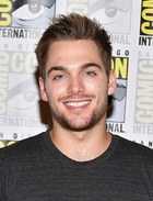 Dylan Sprayberry : dylan-sprayberry-1544927626.jpg