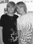 Dylan Sprouse : TI4U_u1298871586.jpg