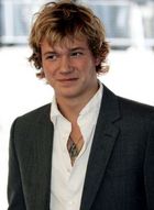 Edward Speleers : edward_speleers_1184783755.jpg