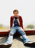 Elijah Wood : TI4U_u1157328730.jpg