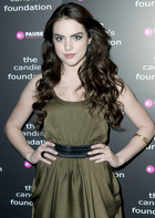 Elizabeth Gillies : elizabeth-gillies-1335416245.jpg