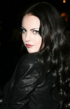 Elizabeth Gillies : elizabeth-gillies-1335418049.jpg