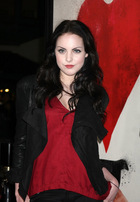 Elizabeth Gillies : elizabeth-gillies-1335418081.jpg