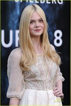 Elle Fanning : elle_fanning_1307631372.jpg