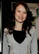 Emily Browning : SG_148932_Browning.jpg