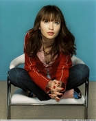 Emily Browning : TI4U_u1138231906.jpg