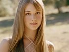 Emily VanCamp : emilyvancamp_1286683549.jpg