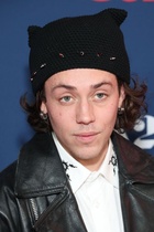 Ethan Cutkosky : ethan-cutkosky-1708274117.jpg