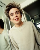 Frankie Muniz : frankie-muniz-1317500968.jpg