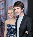 Freddie Highmore : TI4U_u1256525574.jpg