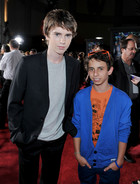 Freddie Highmore : TI4U_u1257282400.jpg