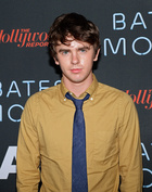 Freddie Highmore : freddie-highmore-1405612235.jpg