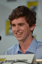 Freddie Highmore : freddie-highmore-1419960411.jpg