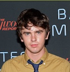 Freddie Highmore : freddie-highmore-1508414506.jpg