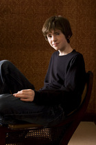 Freddie Highmore : freddie_highmore_1230010563.jpg