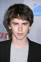 Freddie Highmore : freddie_highmore_1272920092.jpg