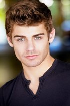 Garrett Clayton : garrett-clayton-1324773842.jpg