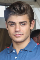 Garrett Clayton : garrett-clayton-1414858799.jpg